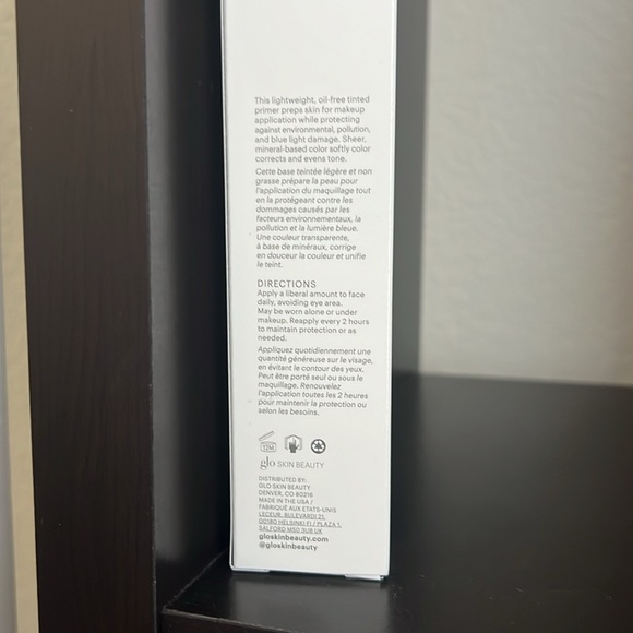 Glo Skin Beauty: Oil Free Tinted Primer spf 30 - Picture 3 of 4